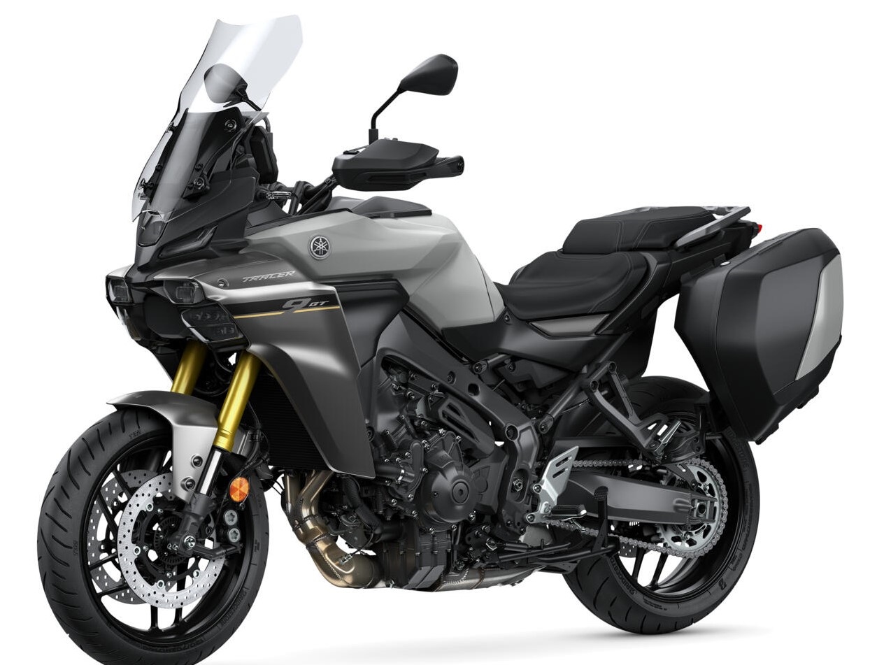 2025-Yamaha-MT09ATRDXS-EU-Ceramic_Ice-Studio-007-03