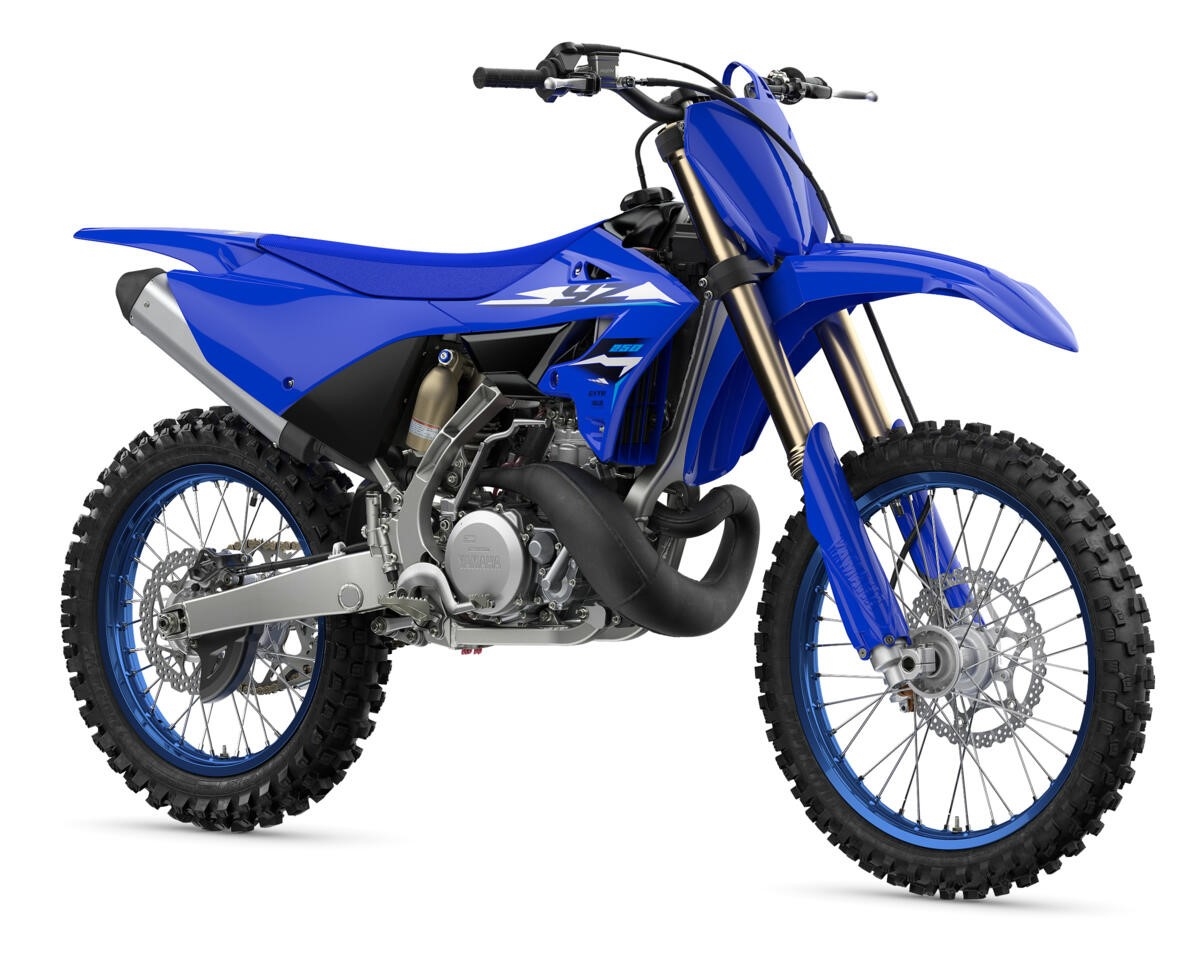 2026-Yamaha-YZ250LC-EU-Icon_Blue-360-Degrees-001-03__