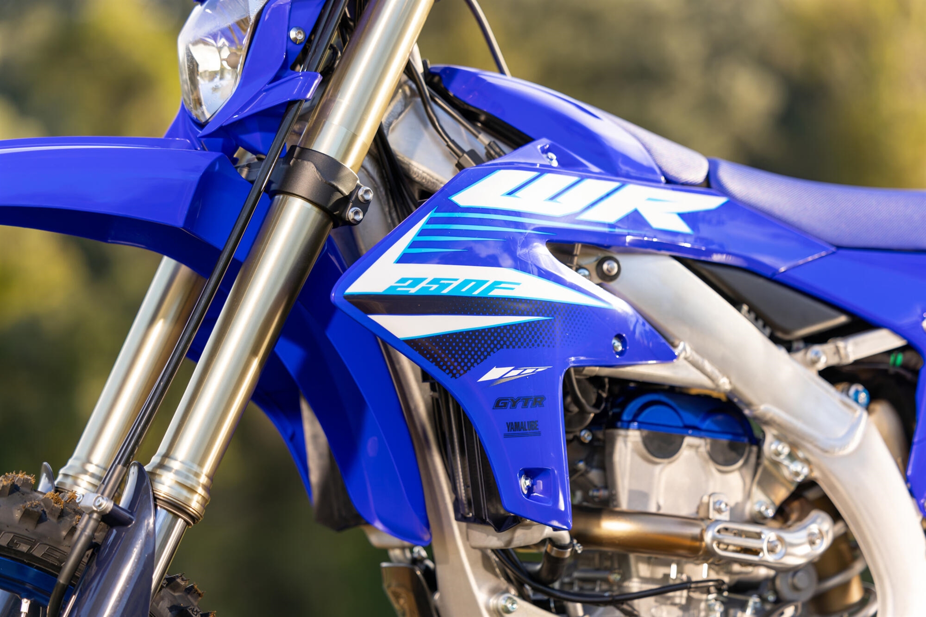 2025-Yamaha-WR250F-EU-Icon_Blue-Detail-004-03