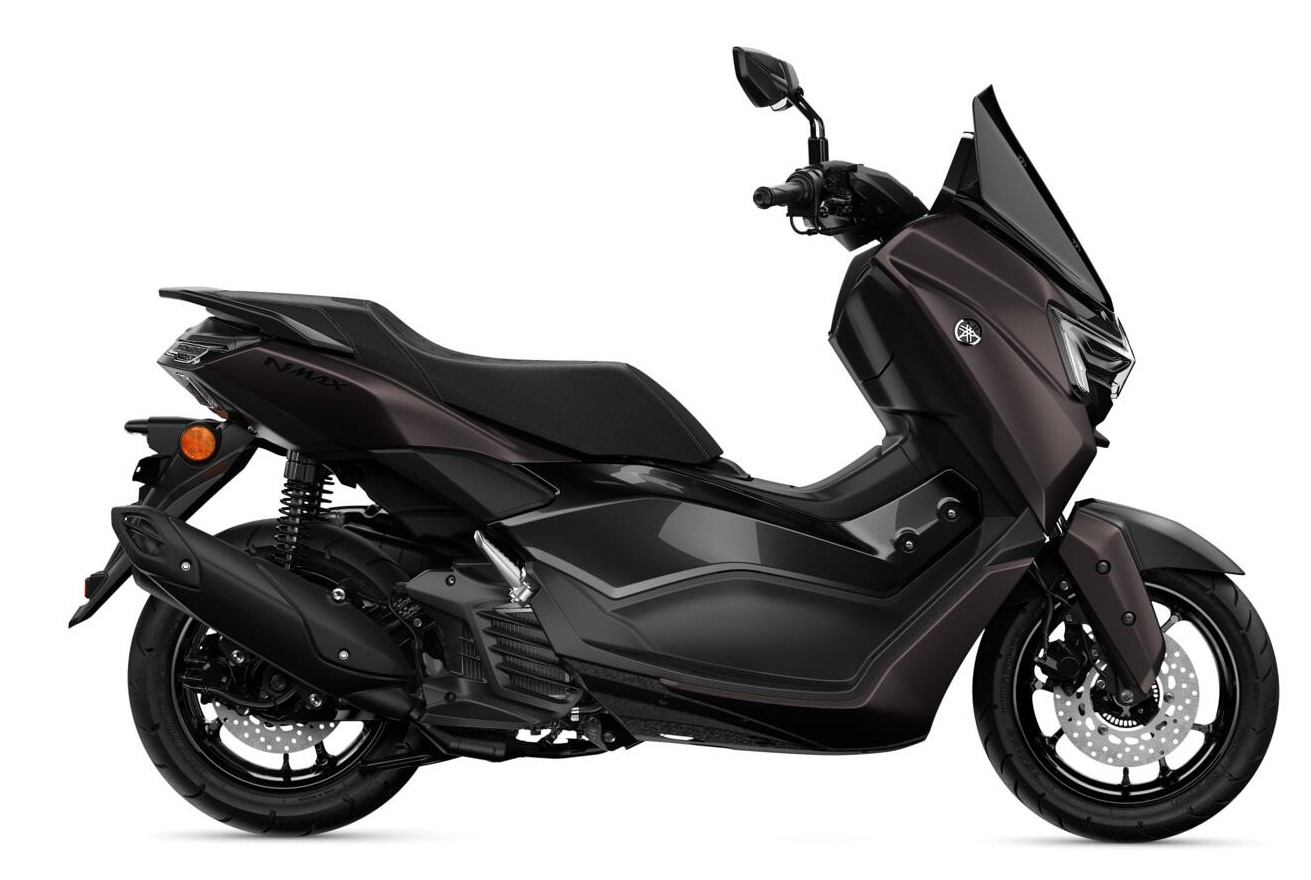 2025-Yamaha-G125YMSV-EU-Dark_Magma-Studio-002-03