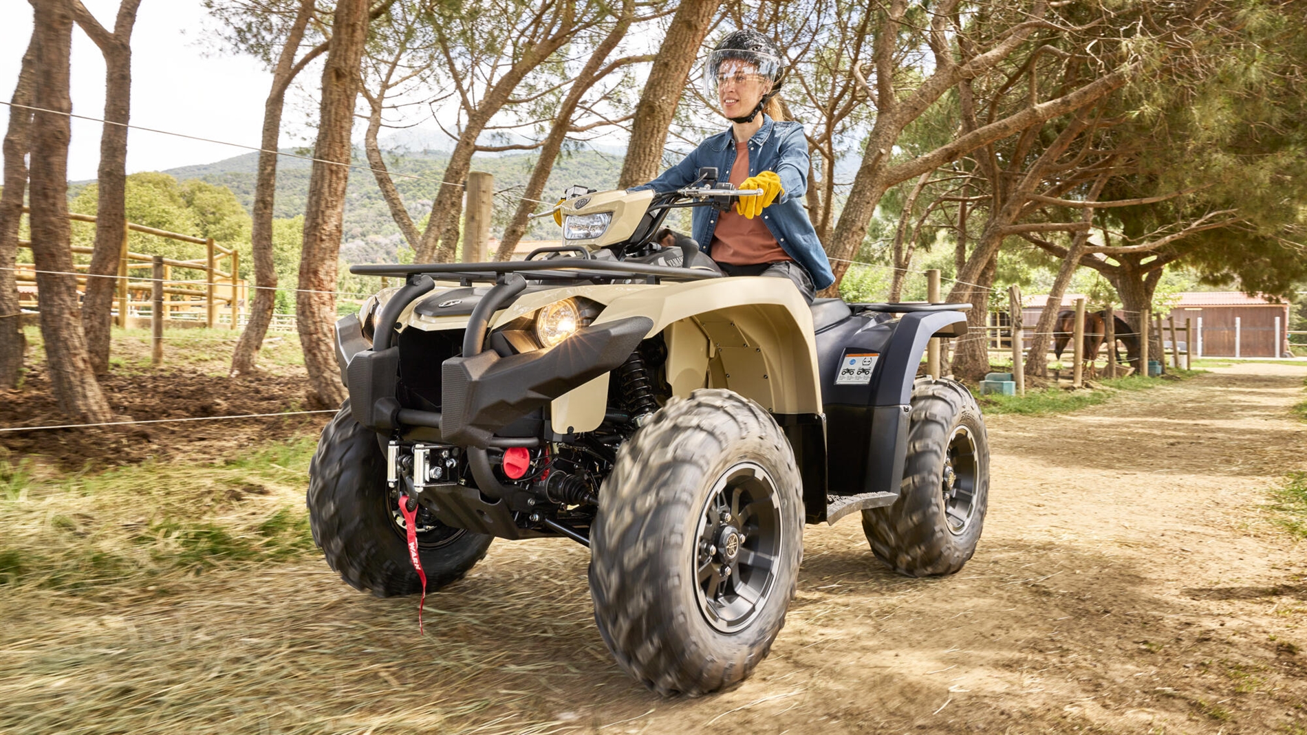 2025-Yamaha-YFM450FWBD-25S-EU-Desert_Tan___Midnight_Blue-Action-002-03