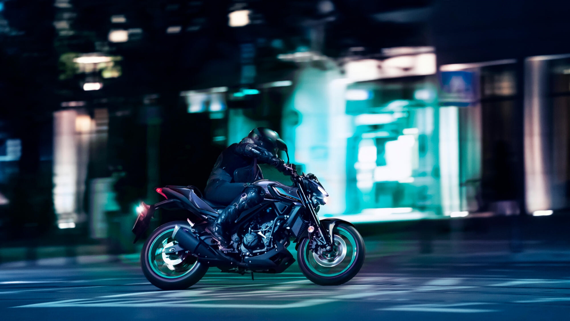 2024-Yamaha-MT320-EU-Midnight_Cyan-Action-004-03