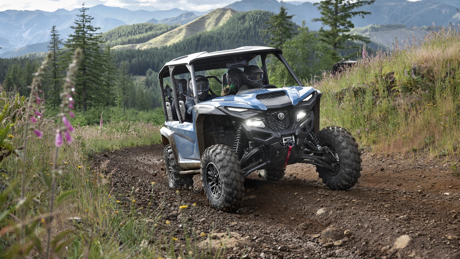 2025-Yamaha-YXF1000EW-25LE-EU-Dusty_Blue_-Action-003-03