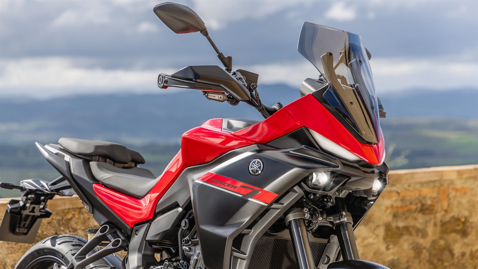 2025-Yamaha-MT07TR-EU-NA-Detail-002-03
