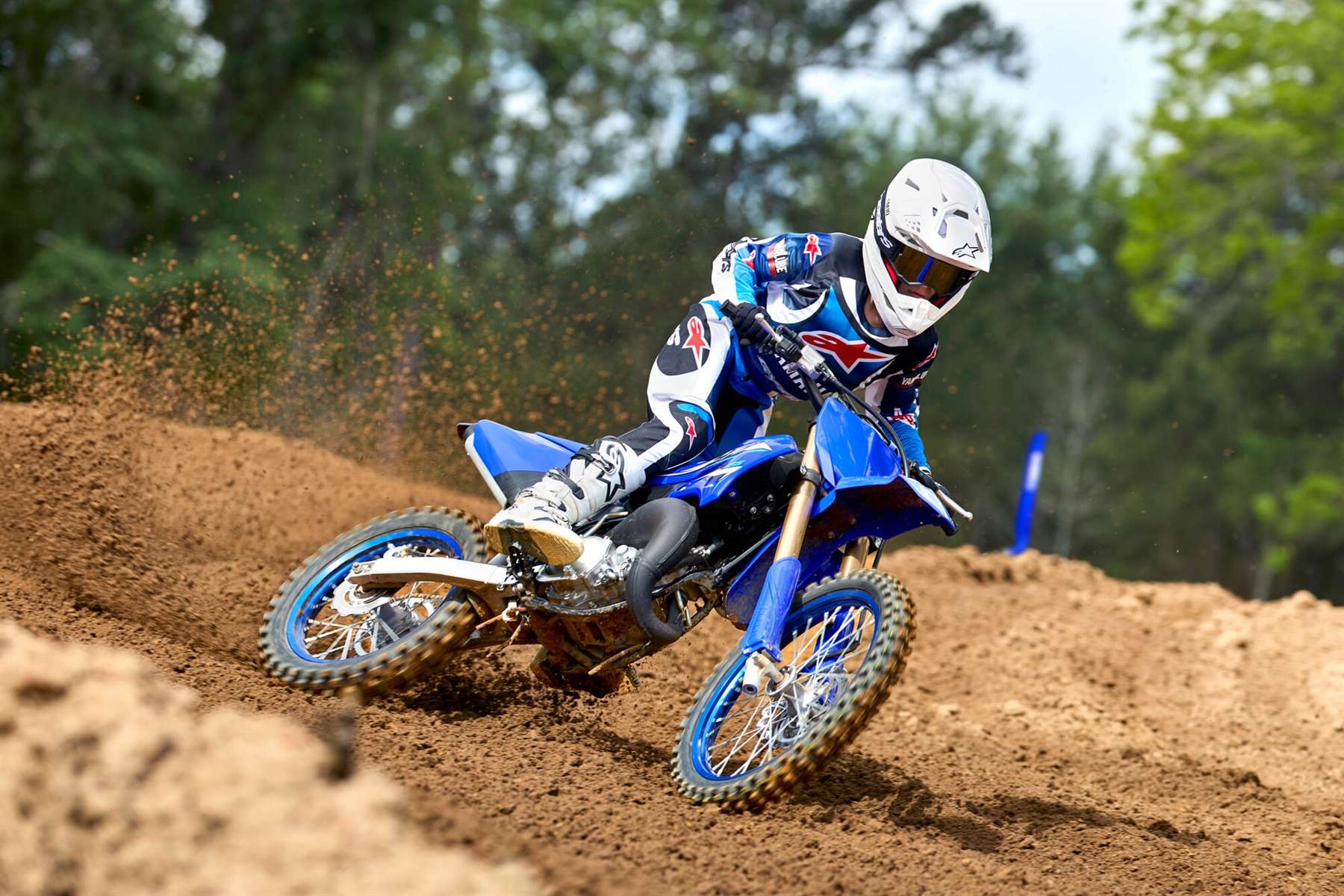 2026-Yamaha-YZ85LW-EU-Icon_Blue-Action-001-03