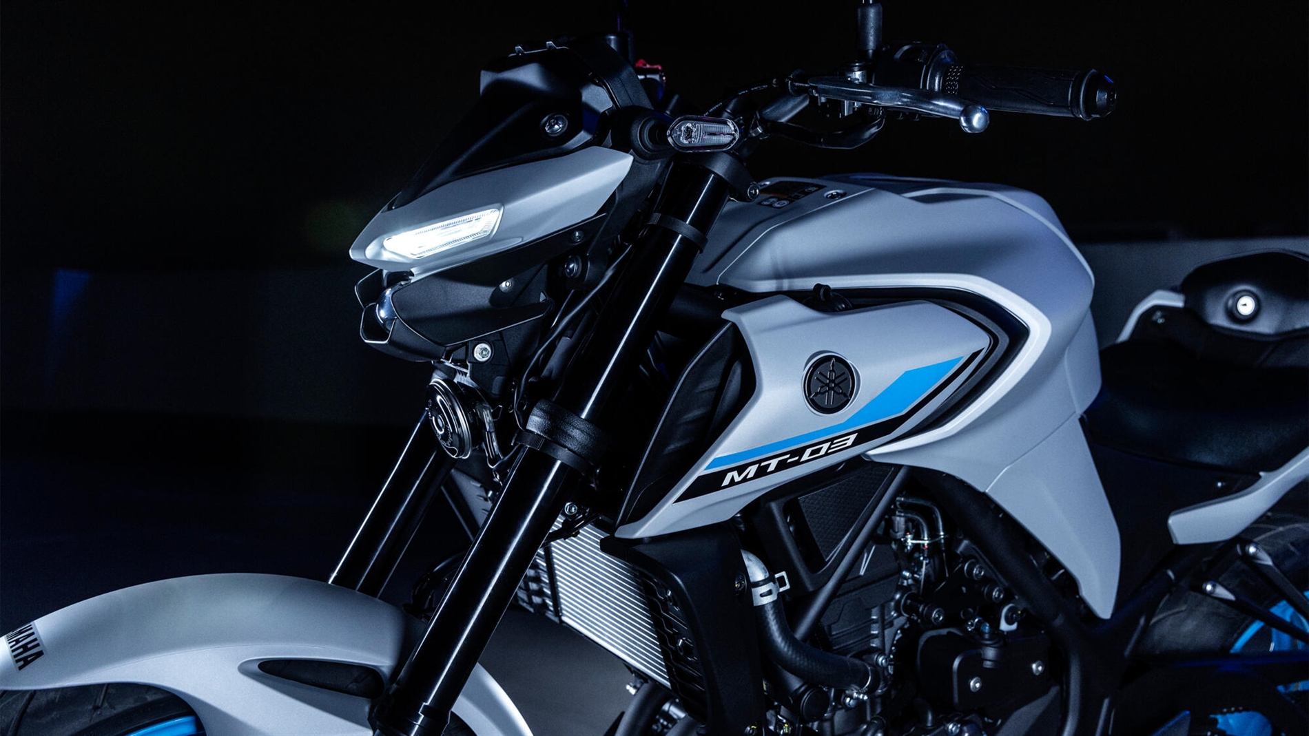 2025-Yamaha-MT320-EU-Detail-002-03