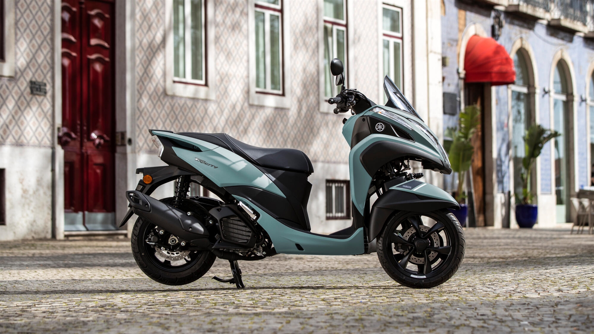 2024-Yamaha-MW125-EU-Zen_Green-Static-002-03