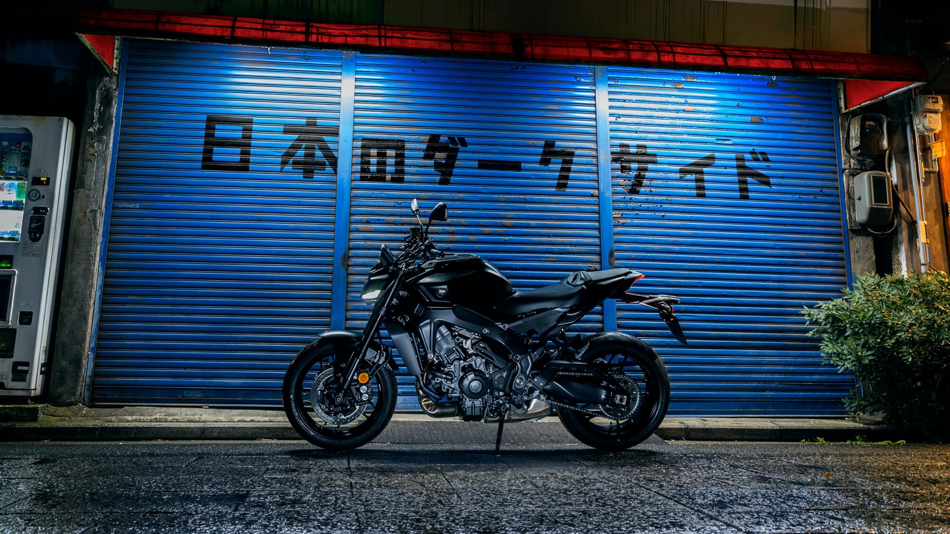 2025-Yamaha-MT09AS-EU-Tech_Black-Static-003-03