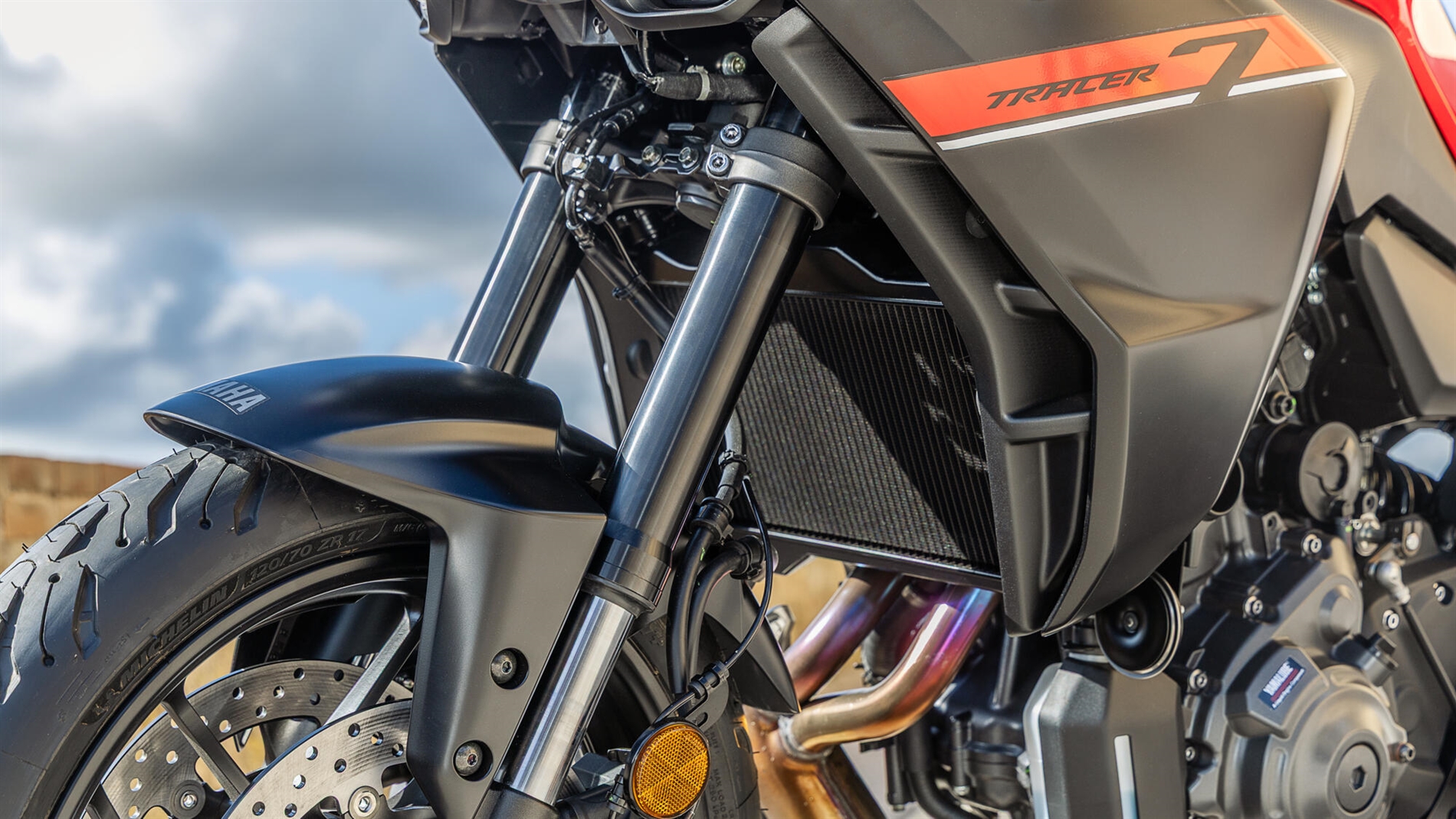 2025-Yamaha-MT07TR-EU-NA-Detail-003-03
