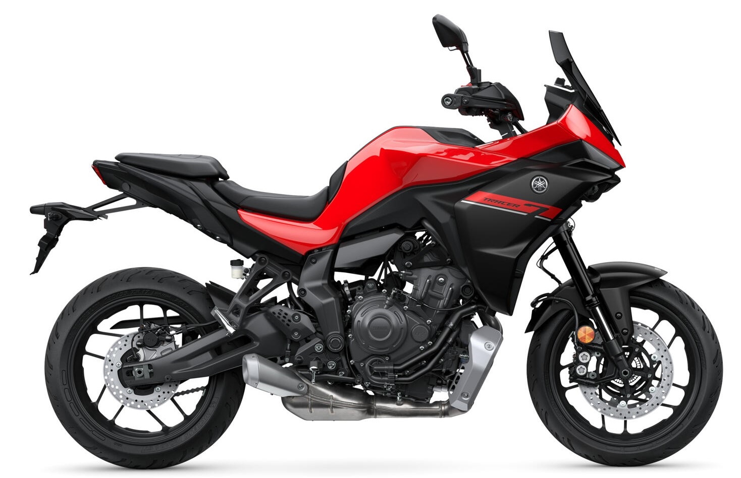2025-Yamaha-MT07TR-EU-Redline-Studio-002-03