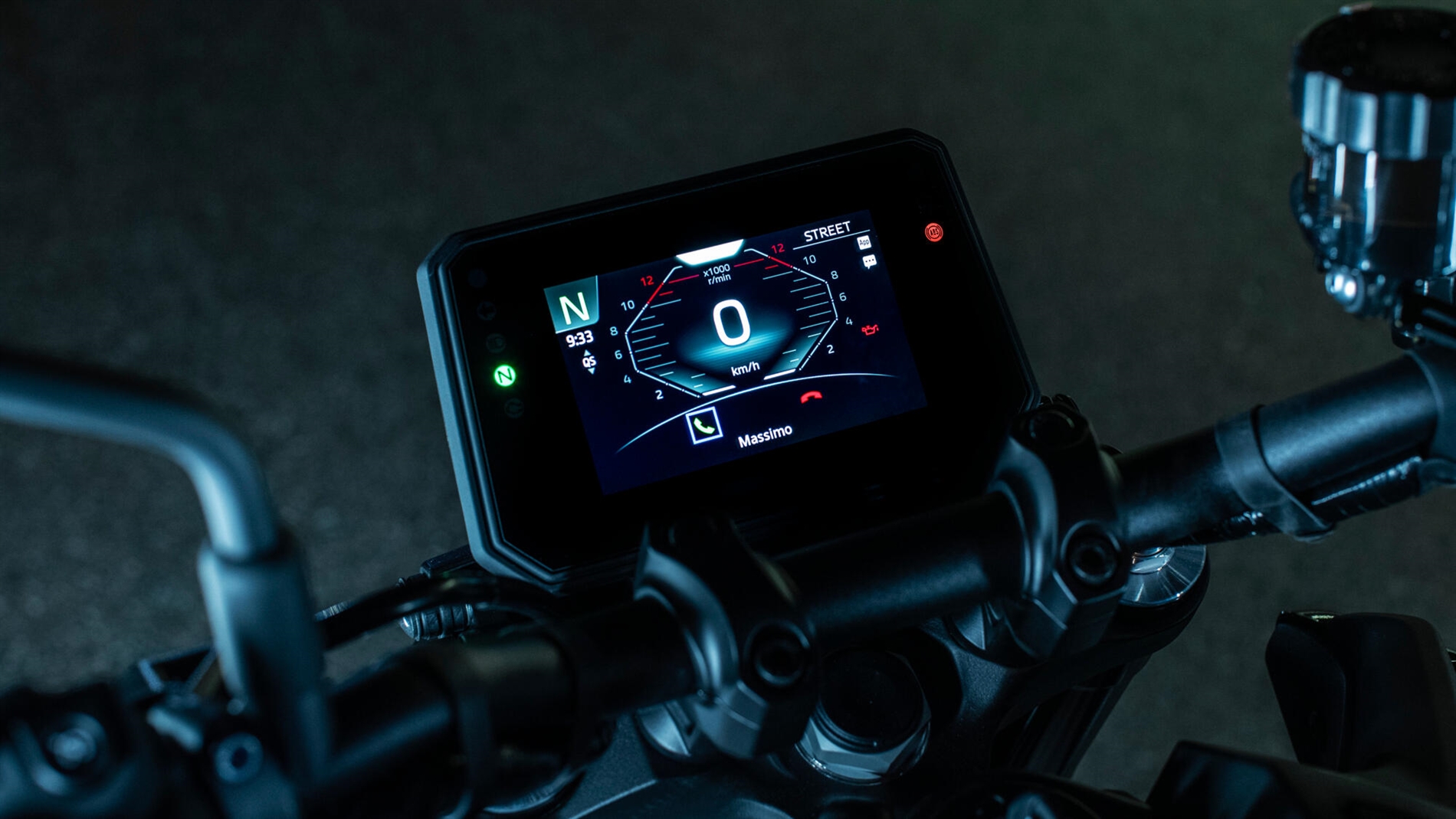 2024-Yamaha-MT09-EU-Detail-003-03