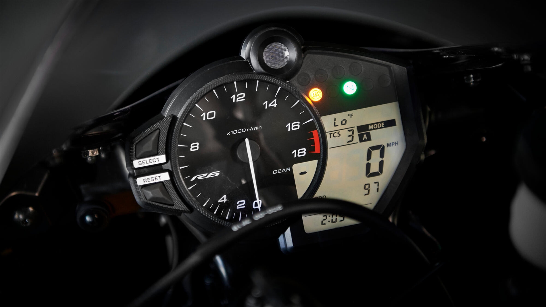 2024-Yamaha-YZF600R6RCOMP-EU-Detail-004-03