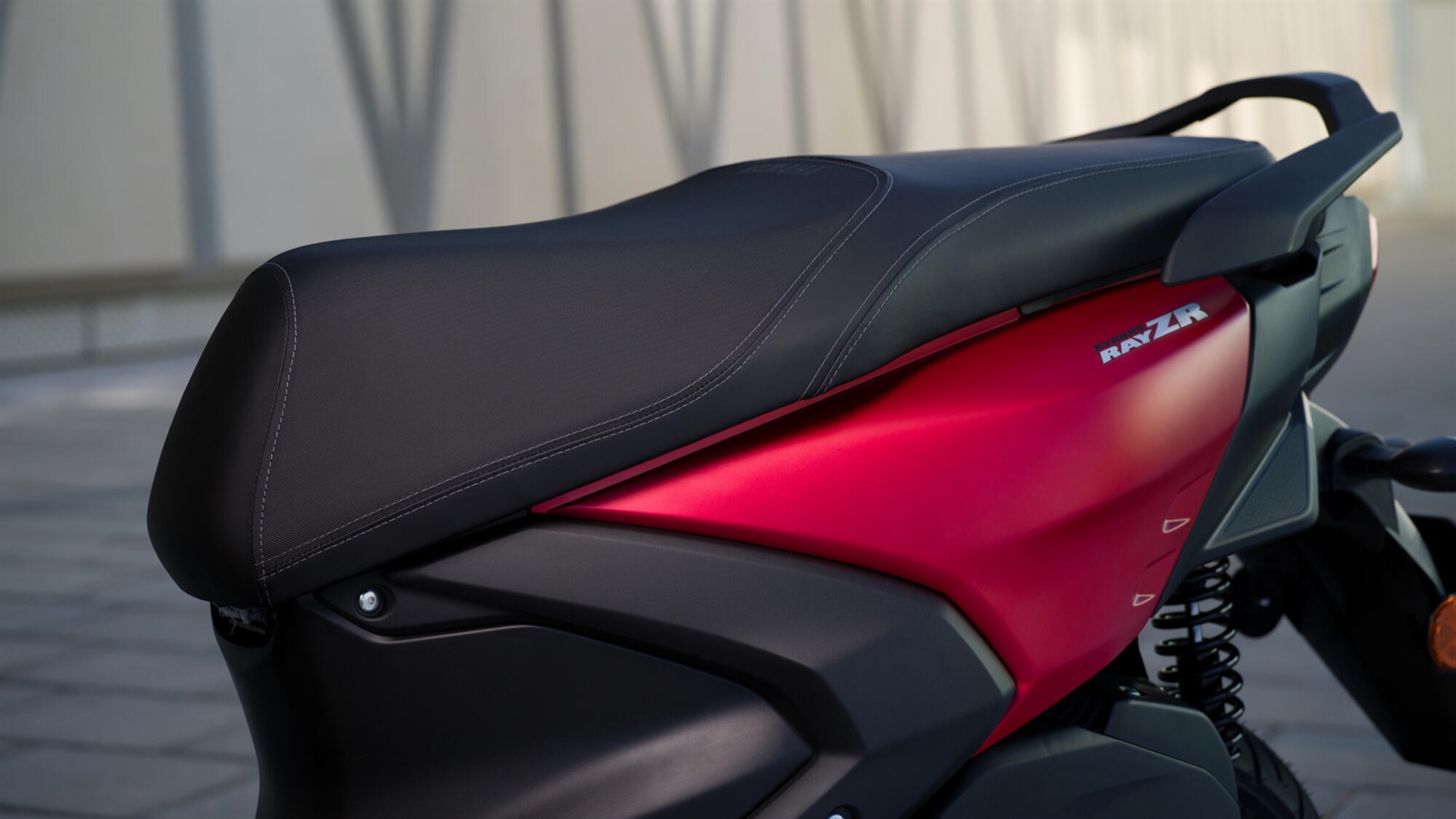 2024-Yamaha-LCG125-EU-Detail-007-03