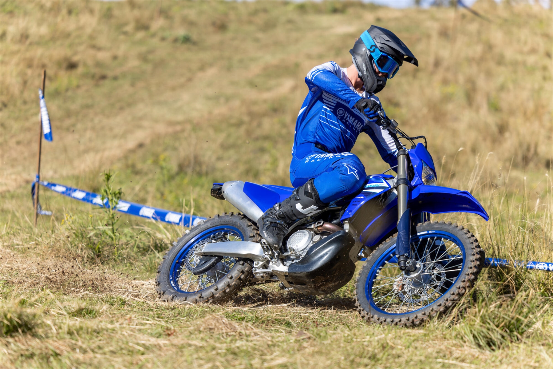 2025-Yamaha-WR450F-EU-Icon_Blue-Action-006-03