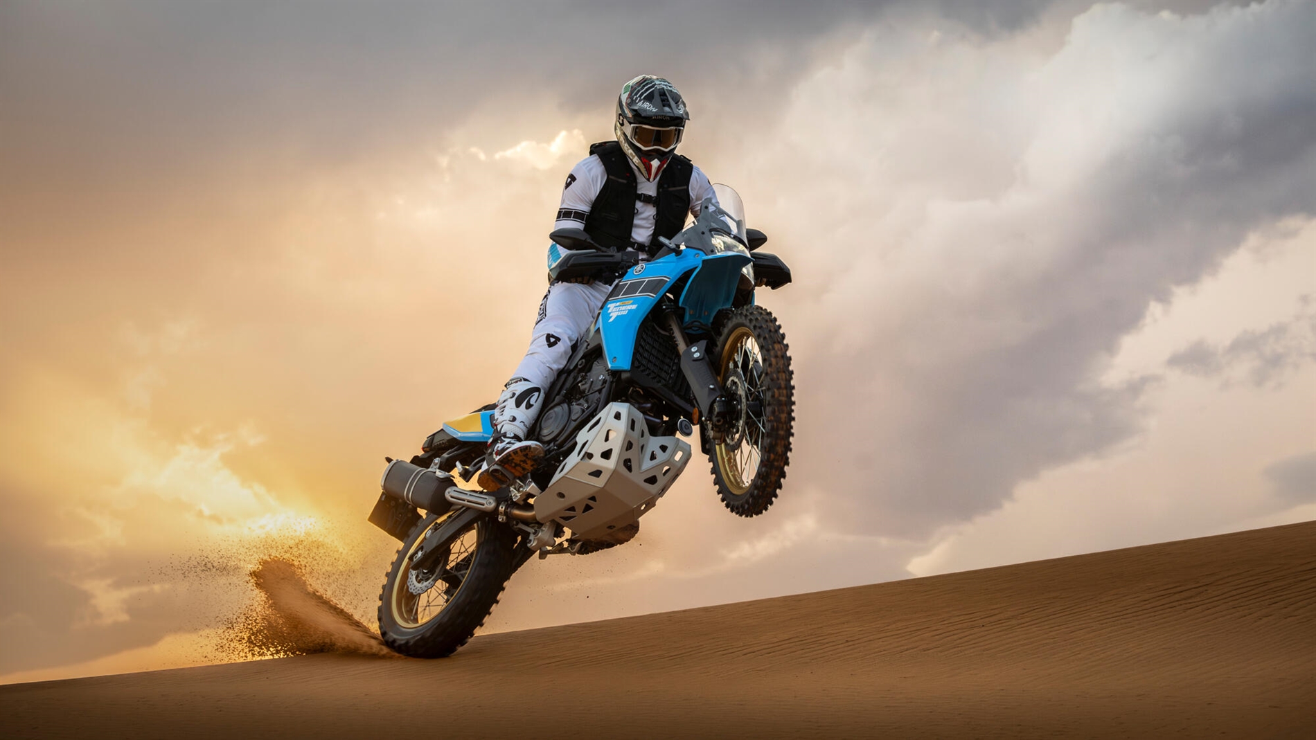 2025-Yamaha-XTZ700SPR-EU-Sky_Blue-Action-002-03