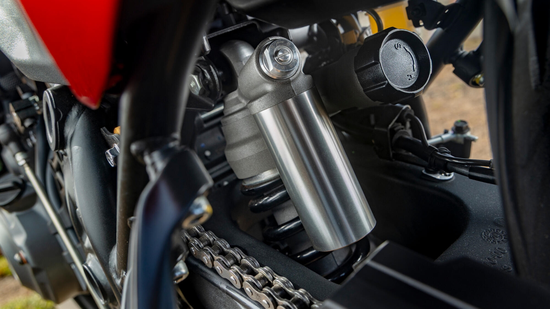 2026-Yamaha-XTZ700D-EU-NA-Detail-005-03