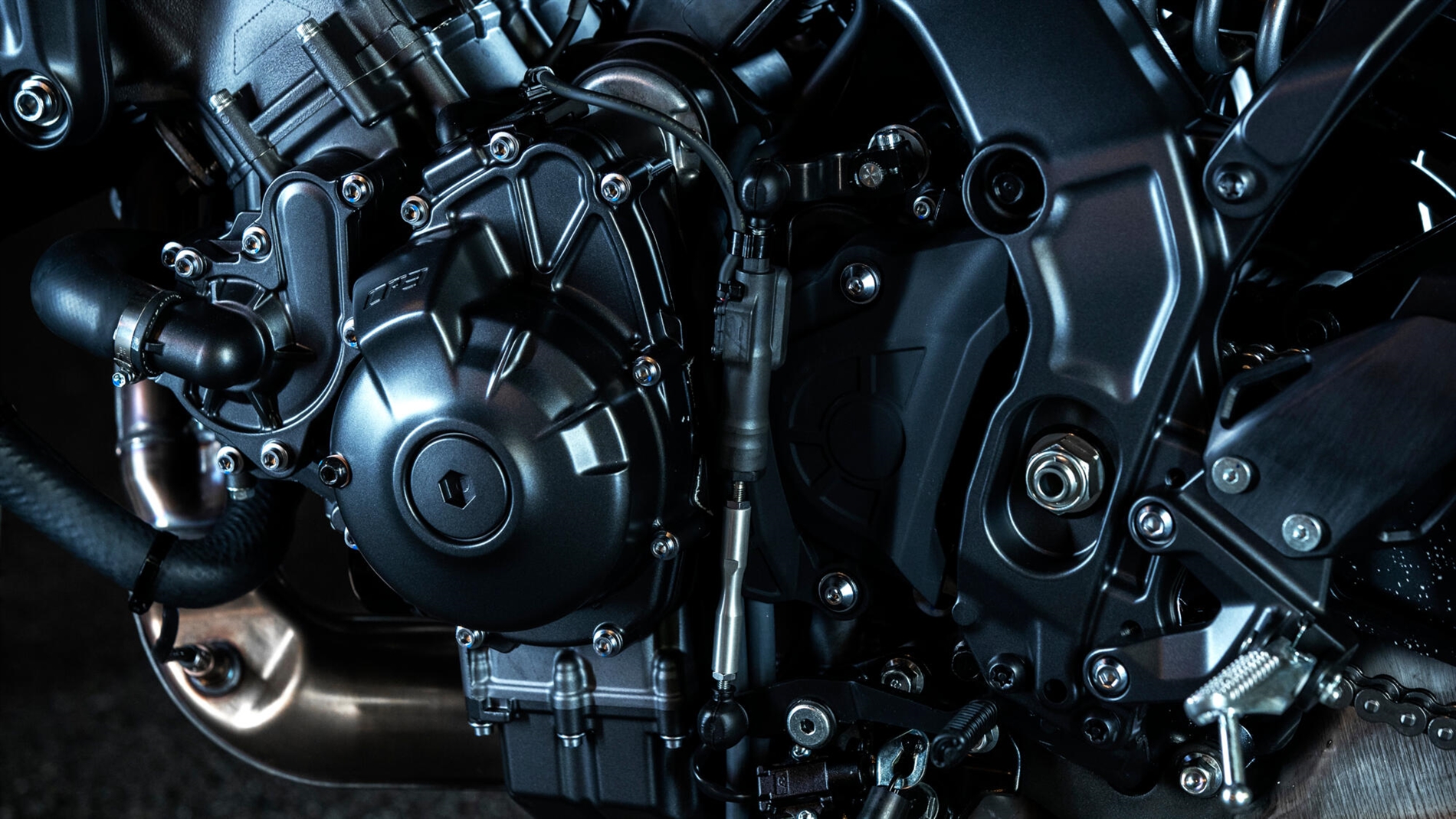 2024-Yamaha-MT09-EU-Detail-006-03