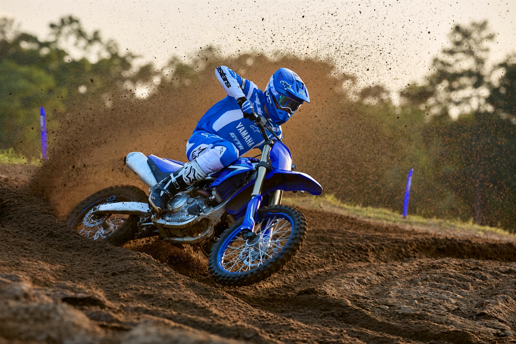 2026-Yamaha-YZ450F-EU-Icon_Blue-Action-001-03