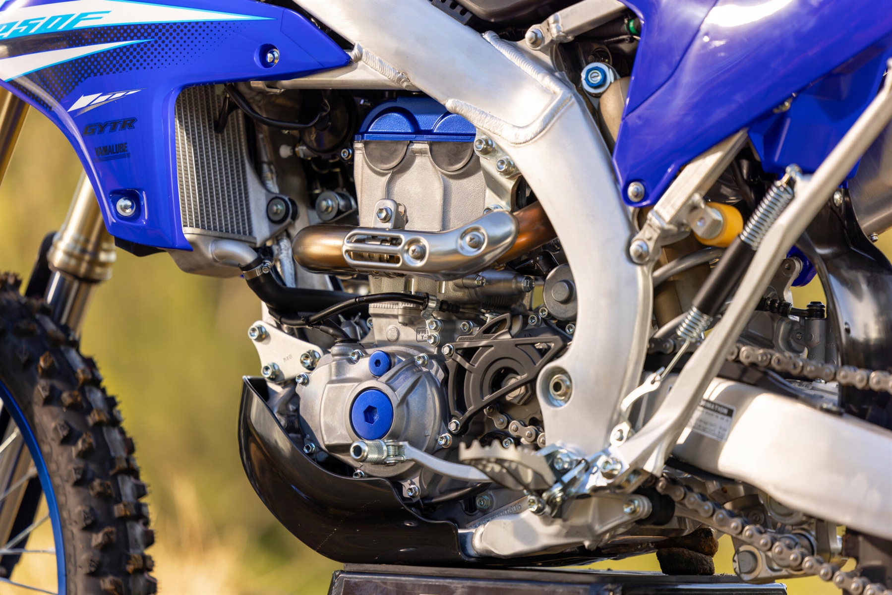 2025-Yamaha-WR250F-EU-Icon_Blue-Detail-007-03
