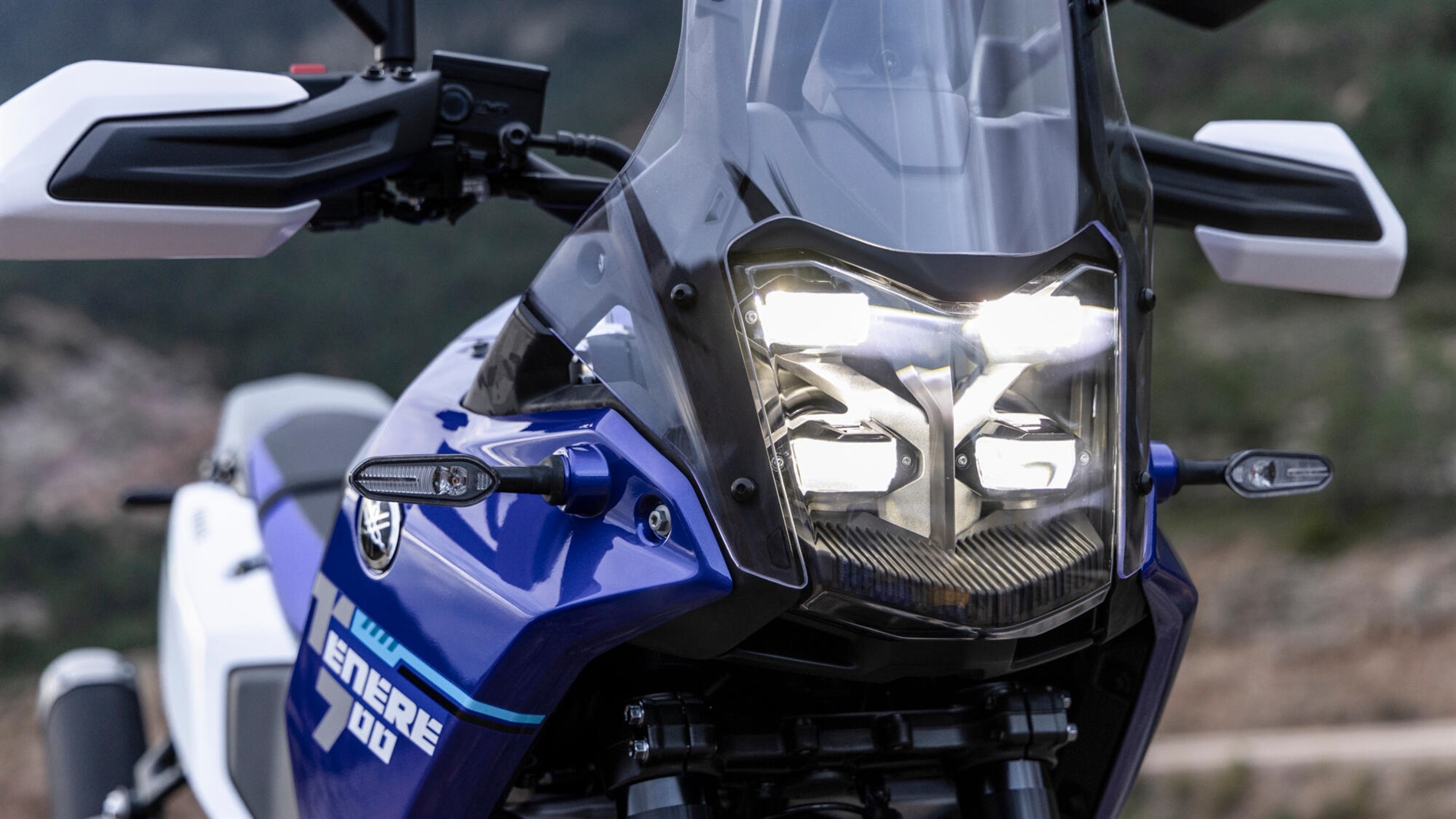2025-Yamaha-XTZ700-EU-Detail-002-03