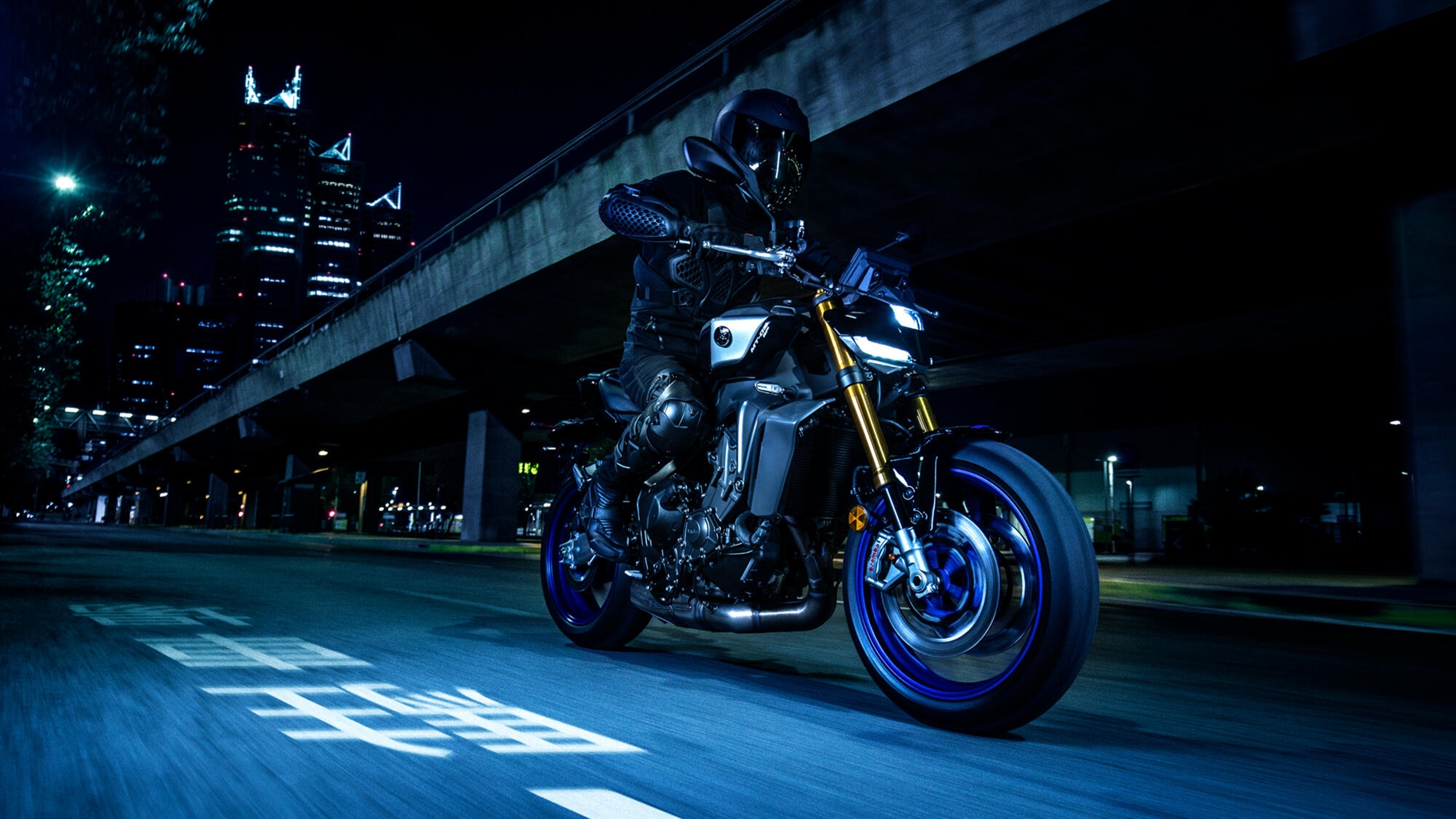 2024-Yamaha-MT09DX-EU-Icon_Performance-Action-001-03