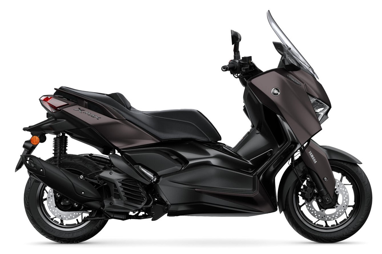 2025-Yamaha-XMAX125ASPH-EU-Dark_Magma-Studio-002-03
