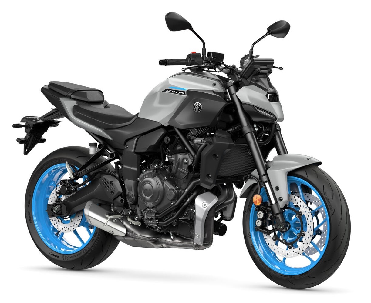 2025-Yamaha-MT07A-35-EU-Ice_Storm-Studio-001-03_WW