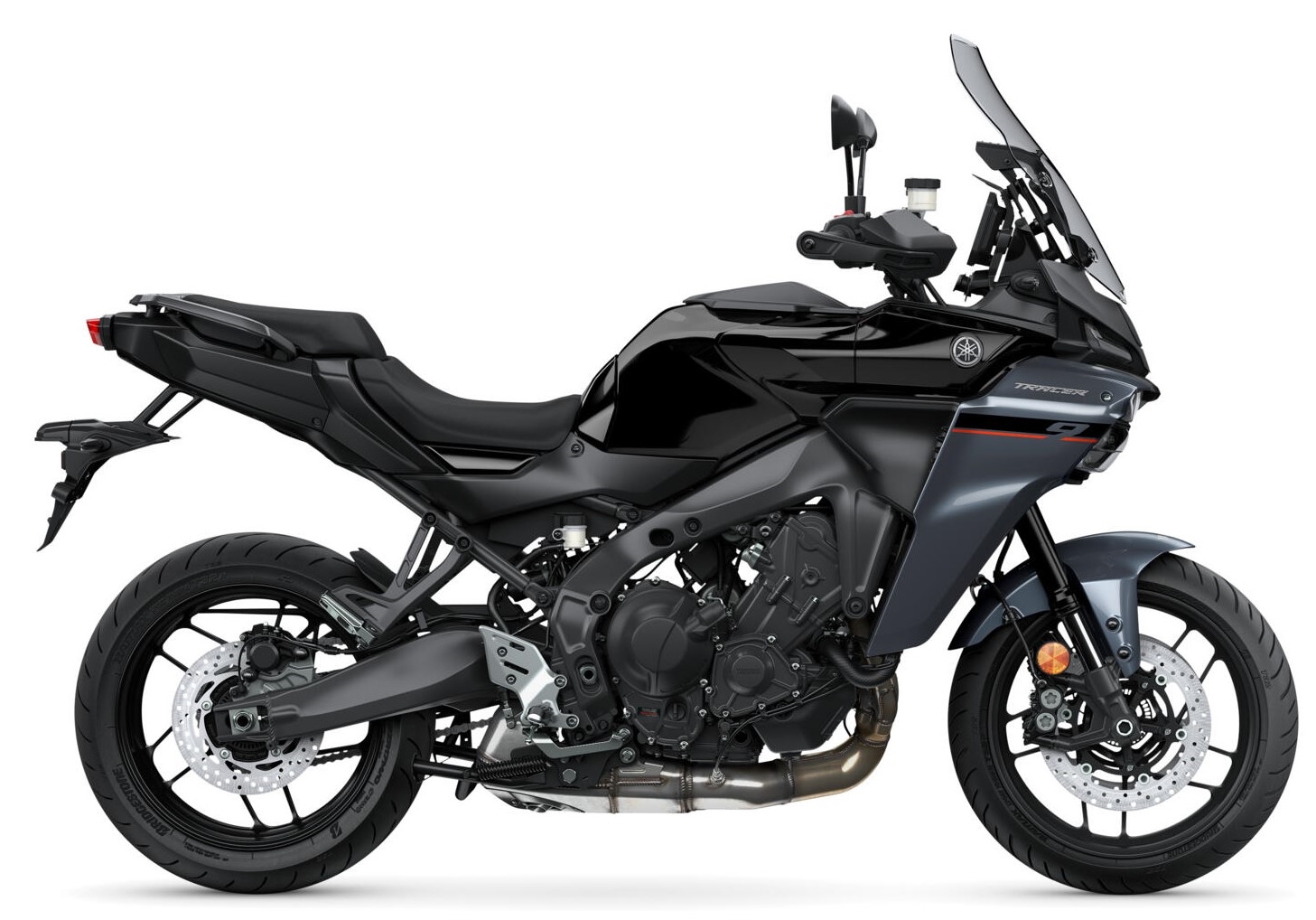 2025-Yamaha-MT09ATR-EU-Midnight_Black-Studio-002-03