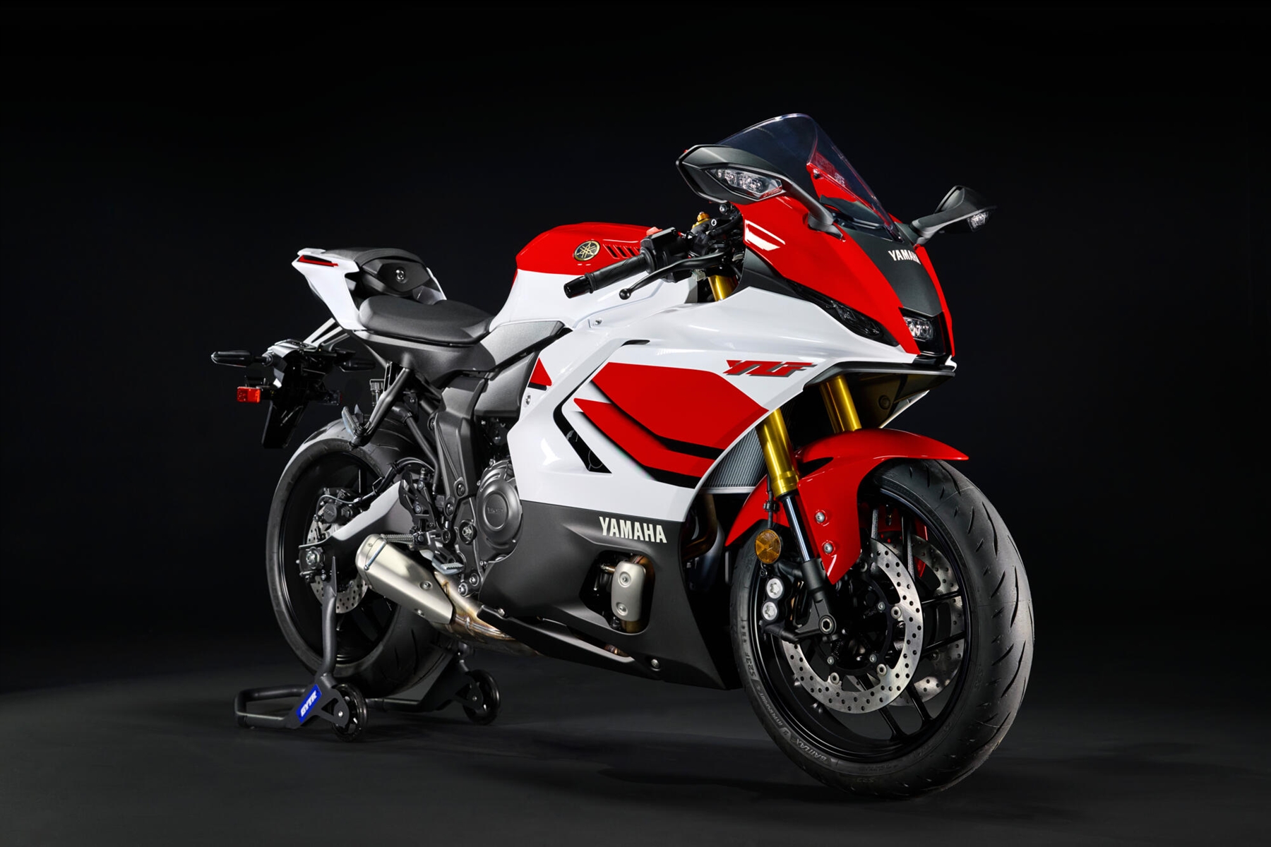 2026-Yamaha-YZF700R7-EU-NA-Detail-002-03
