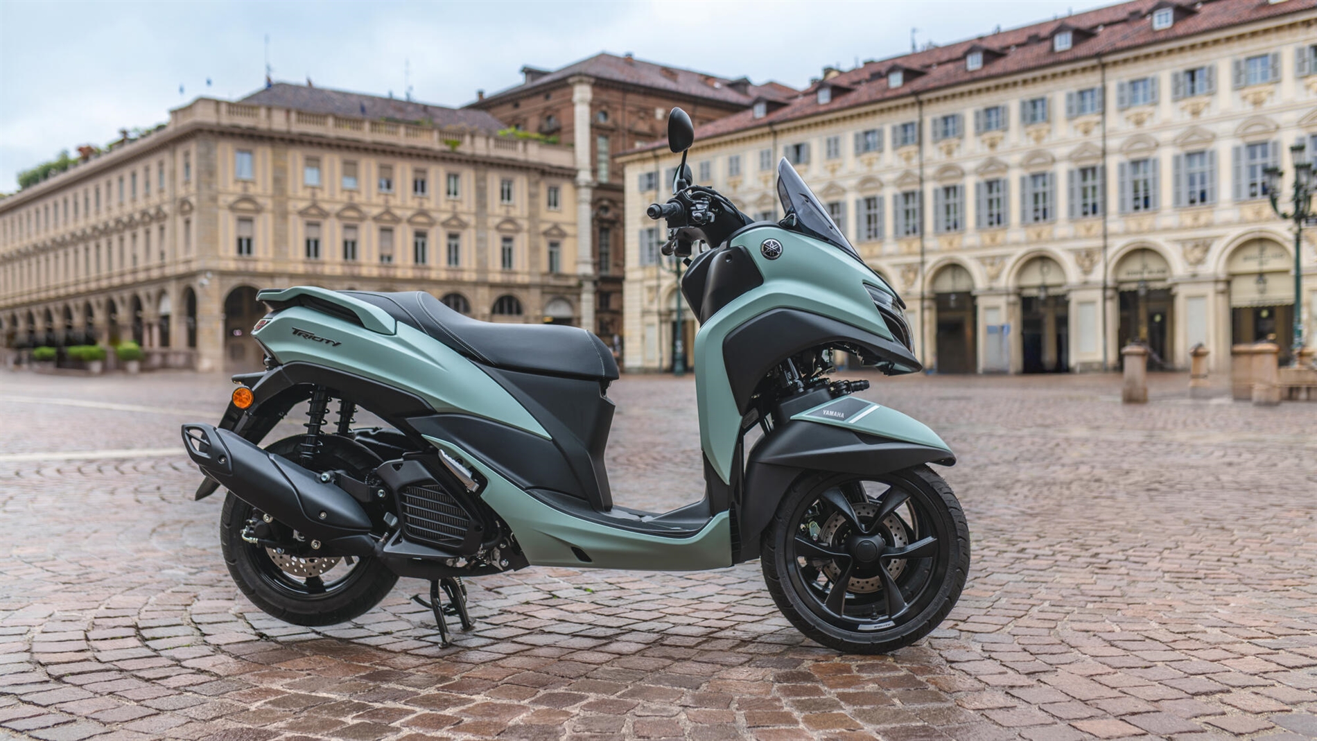 2025-Yamaha-LMW125YM-EU-Zen_Green-Static-005-03