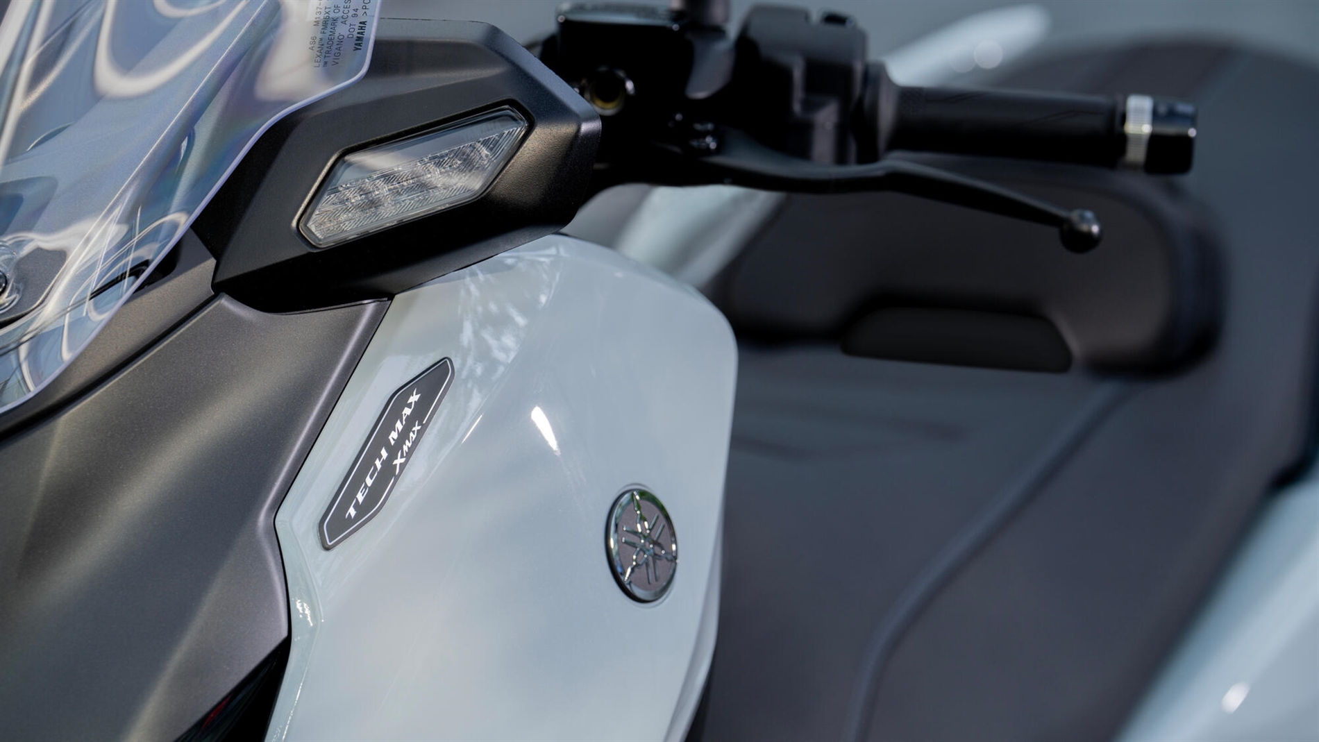 2025-Yamaha-XMAX125ASP-EU-Detail-002-03