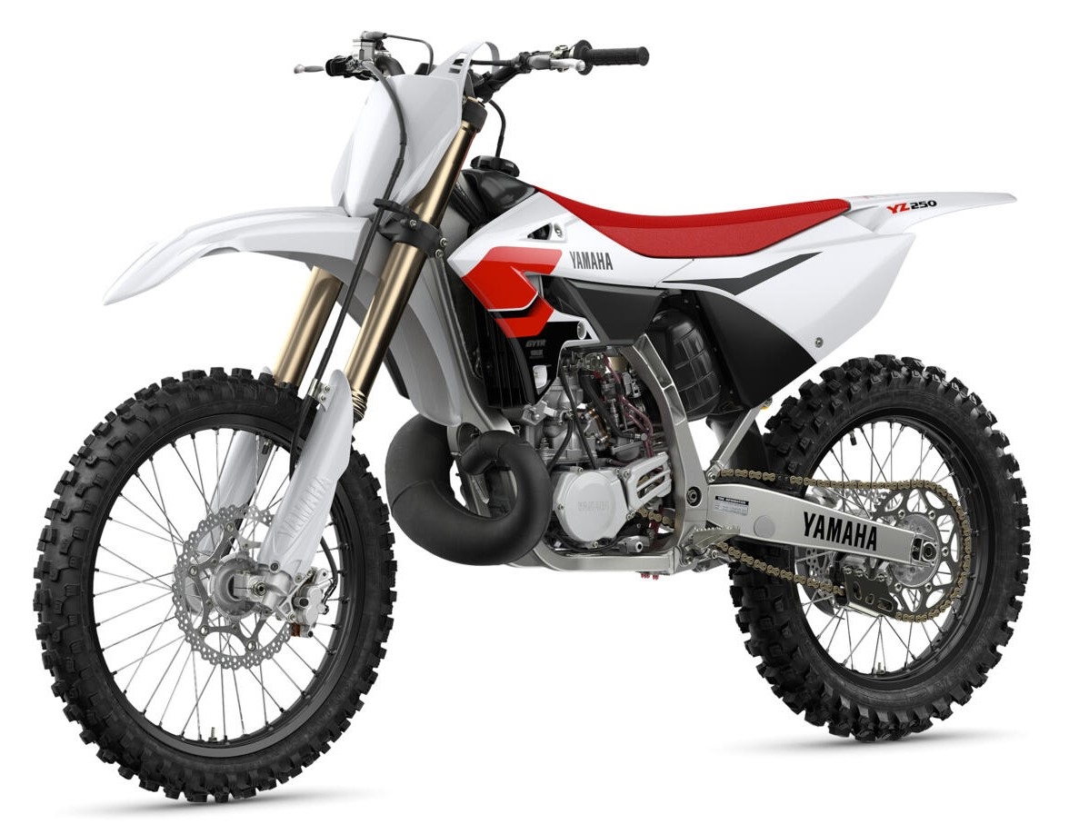 2026-Yamaha-YZ250LCSV-EU-Anniversary_White-Studio-007-03