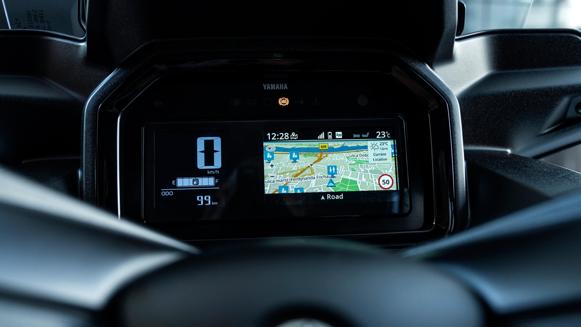 2025-Yamaha-XMAX300ASVH-EU-Detail-007-03