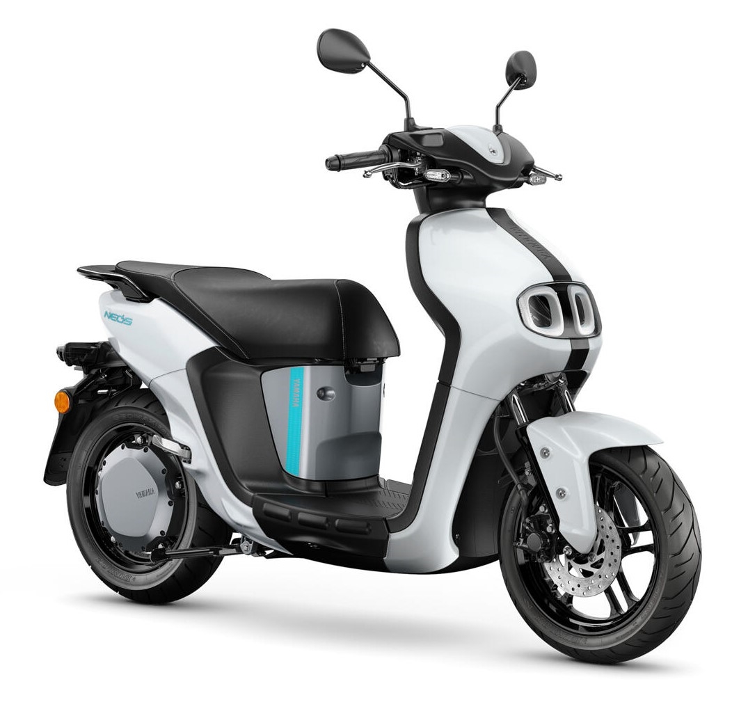 2023-Yamaha-EJE025DB-EU-Dual_Battery_Milky_White_-Studio-006-03