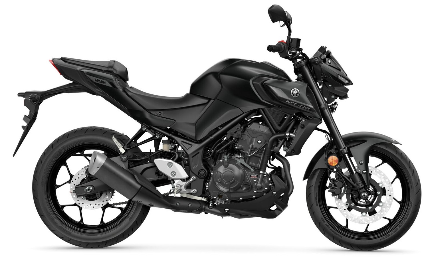 2025-Yamaha-MT320-EU-Midnight_Black-Studio-002-03