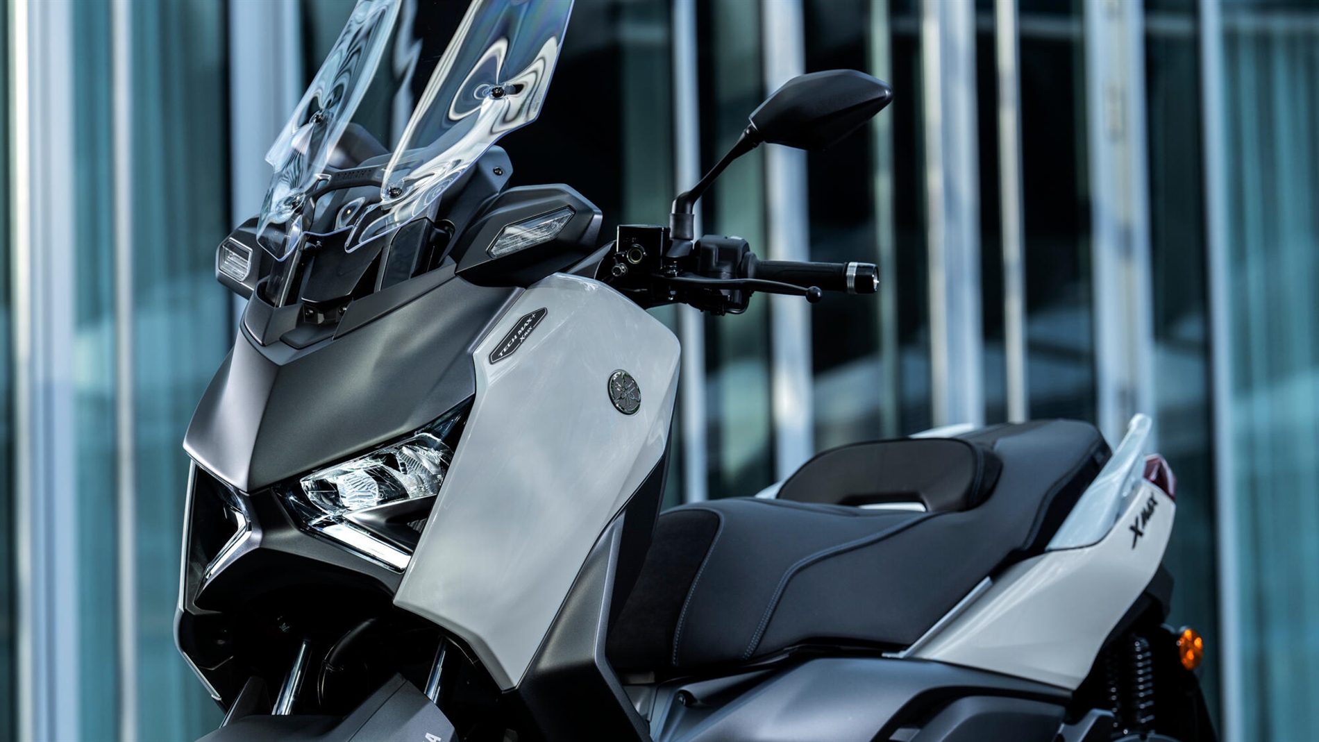 2025-Yamaha-XMAX125ASPH-EU-Detail-008-03