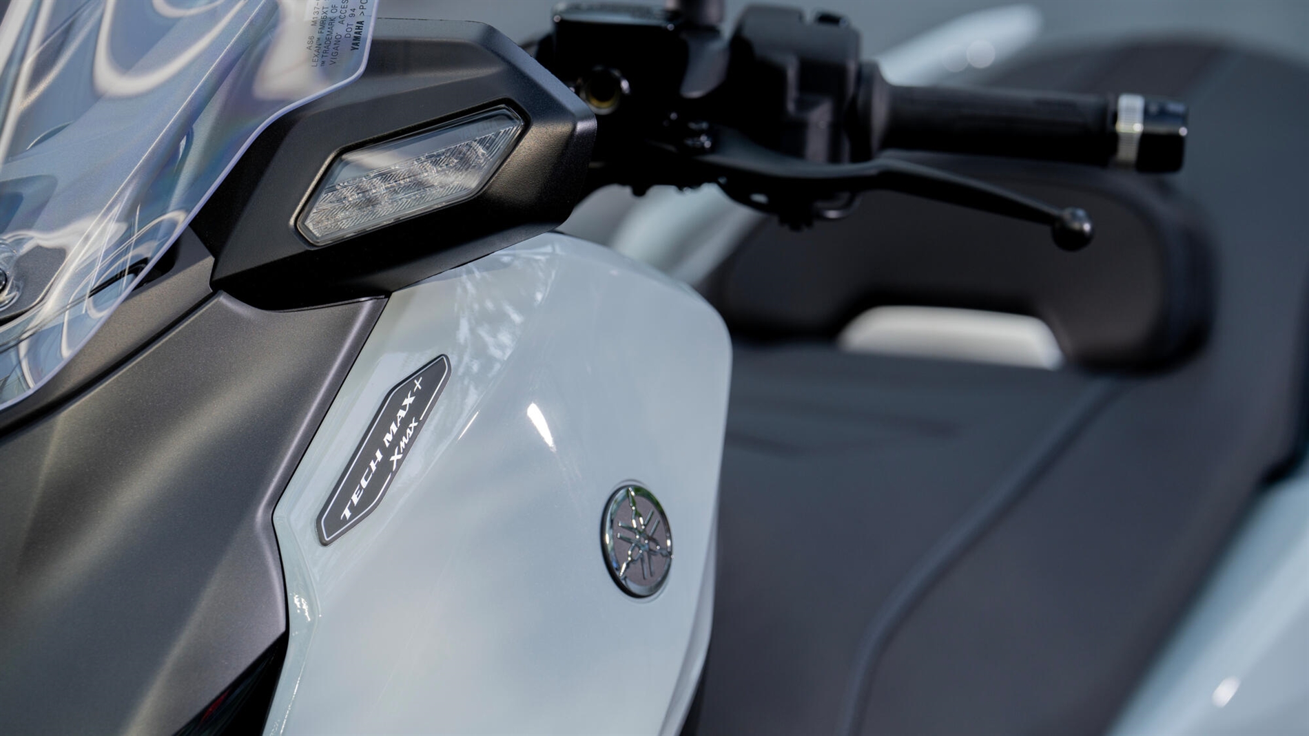 2025-Yamaha-XMAX125ASPH-EU-Detail-003-03