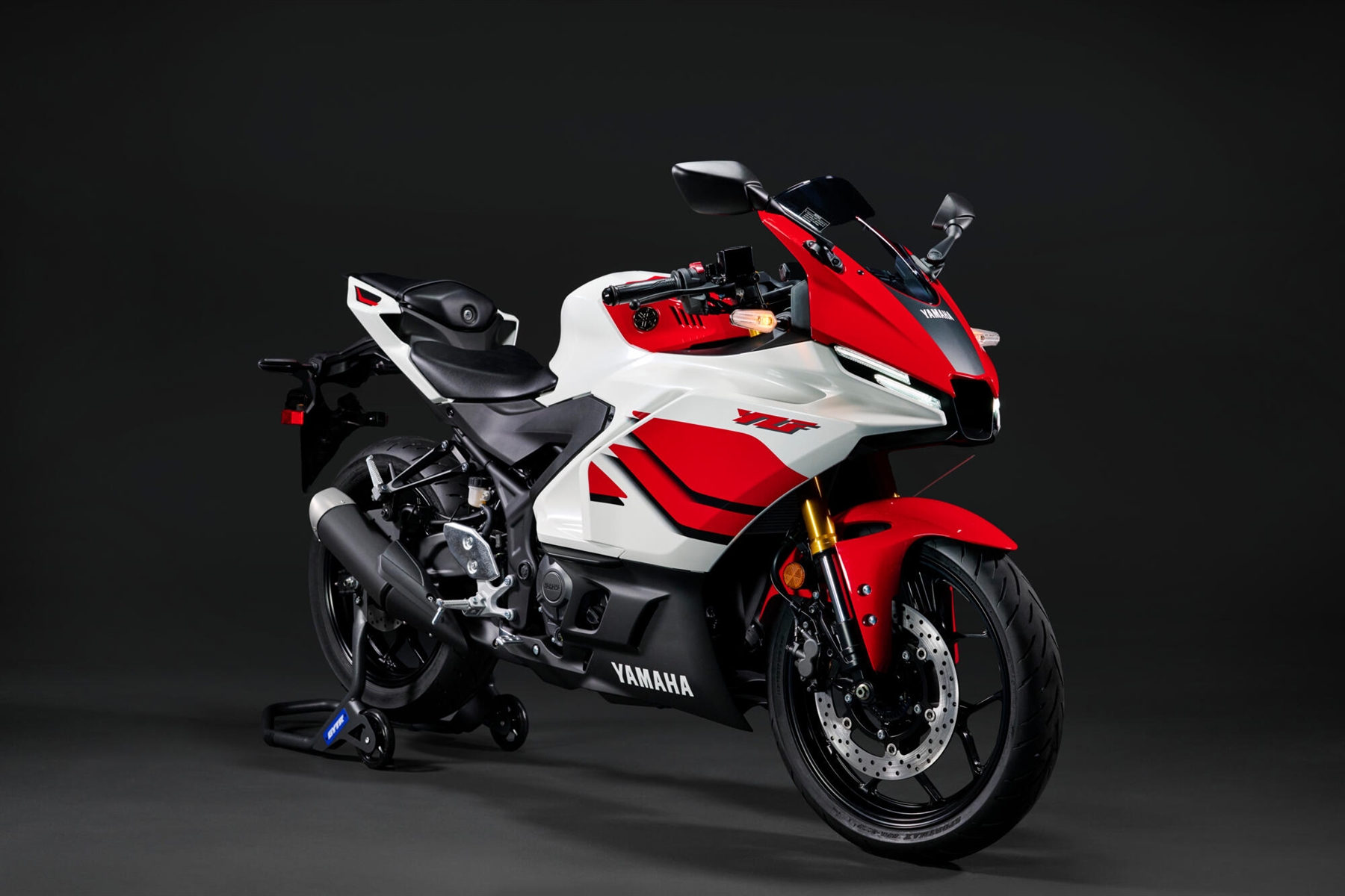 2026-Yamaha-YZFR320-EU-NA-Detail-002-03