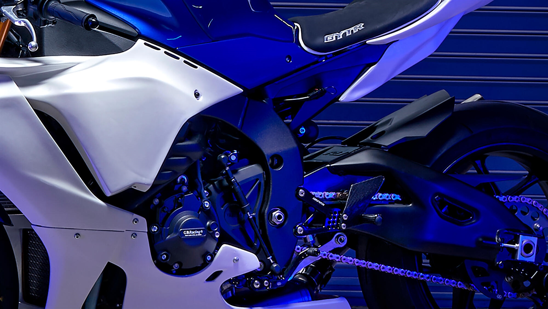 2023-Yamaha-YZF1000R1GYTR-EU-Detail-007-03