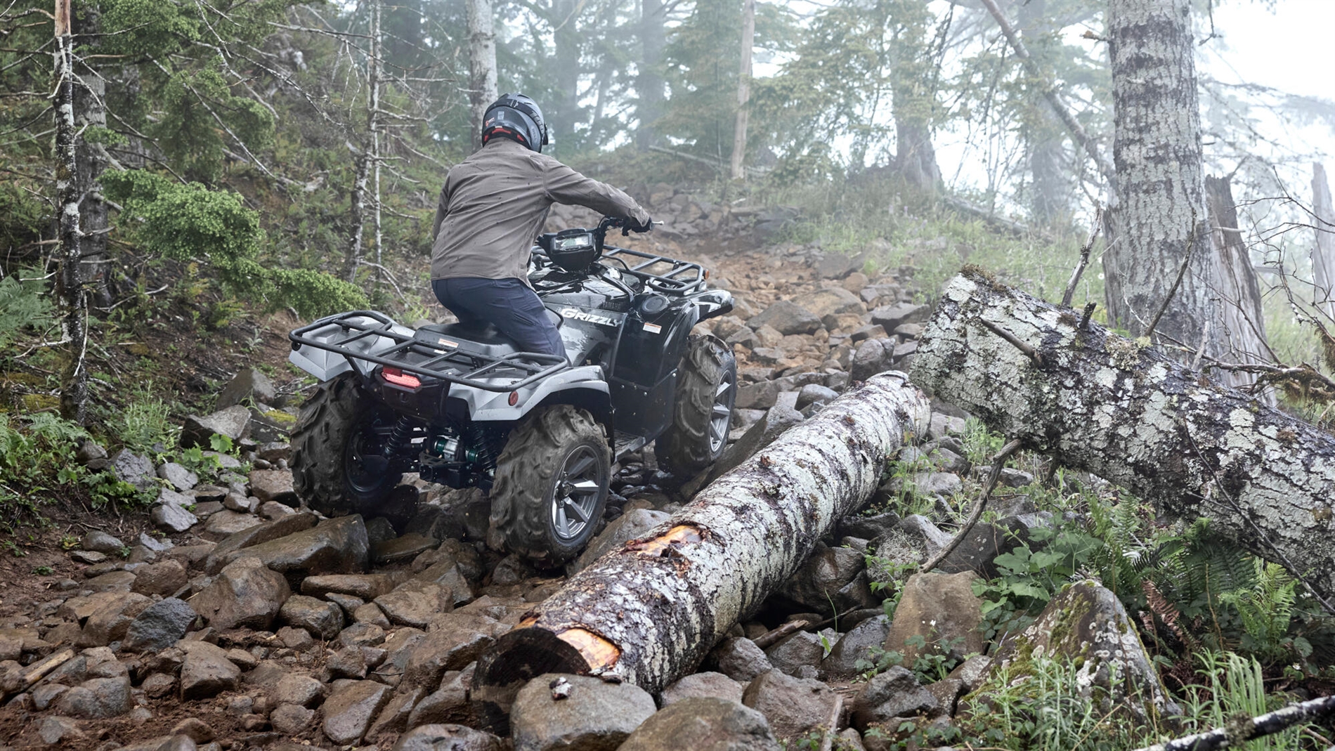 2025-Yamaha-YFM700FWAD-25S-EU-Matte_Grey_Metallic_Black_XT-R-Action-002-03