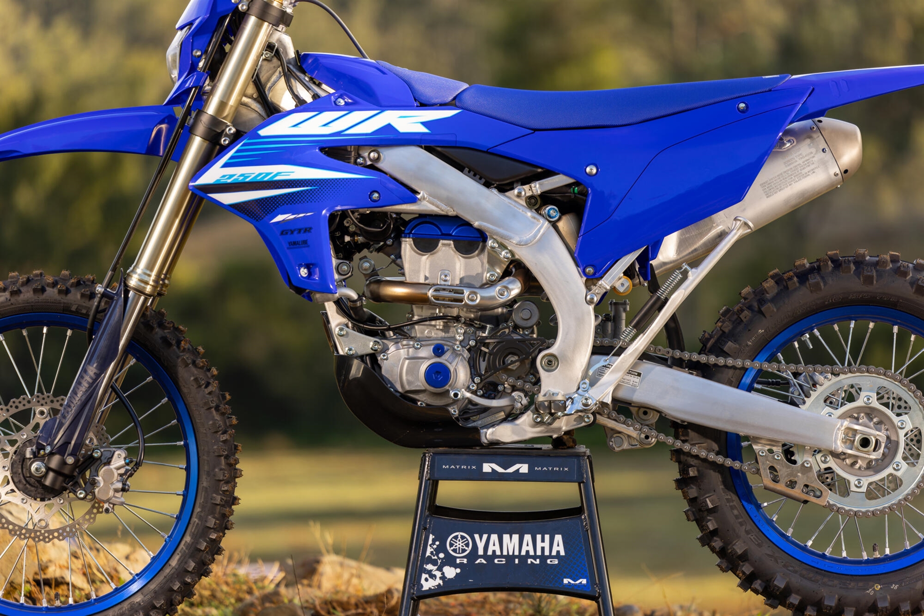2025-Yamaha-WR250F-EU-Icon_Blue-Detail-002-03
