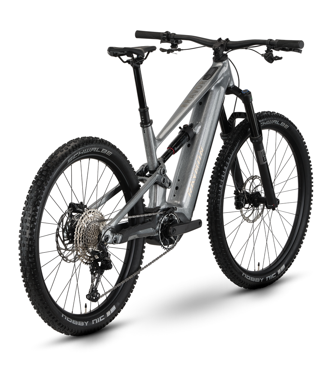 RAY_Ravor_Comp_darksilver_back