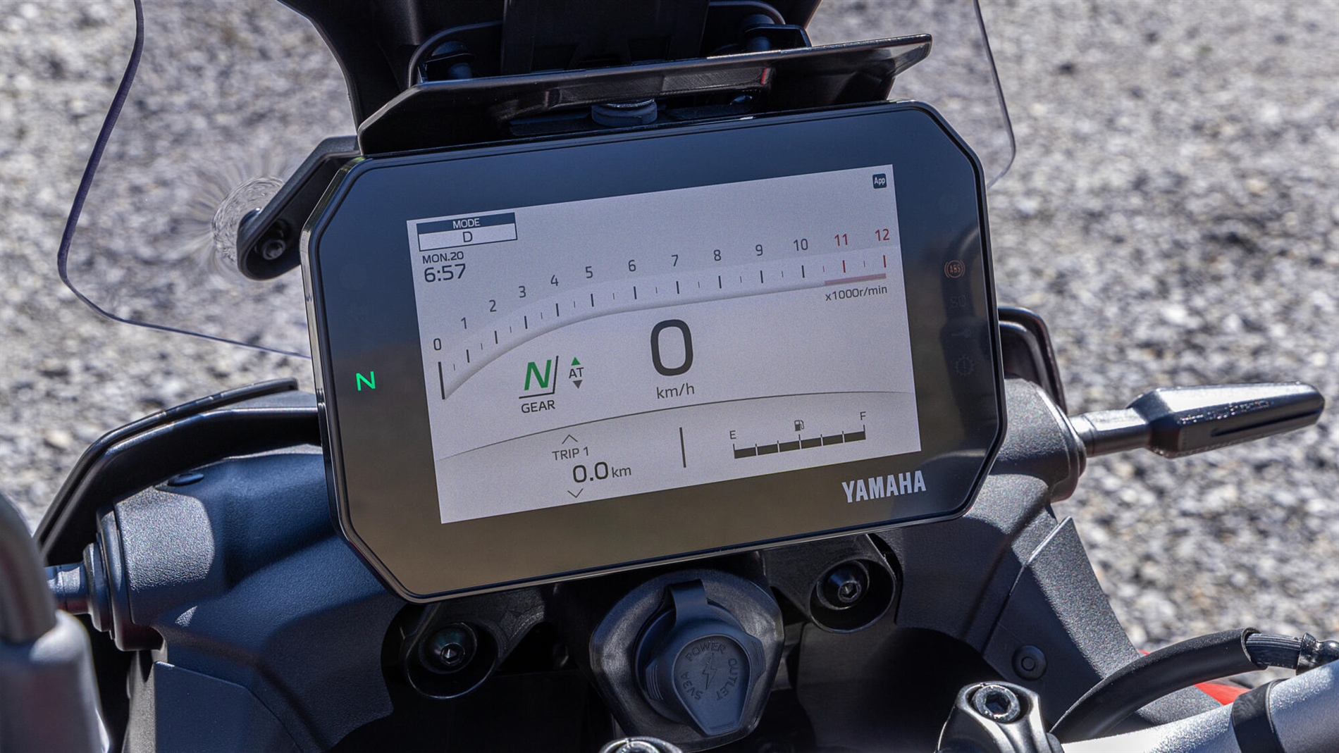2025-Yamaha-MT09ATR-EU-Detail-008-03