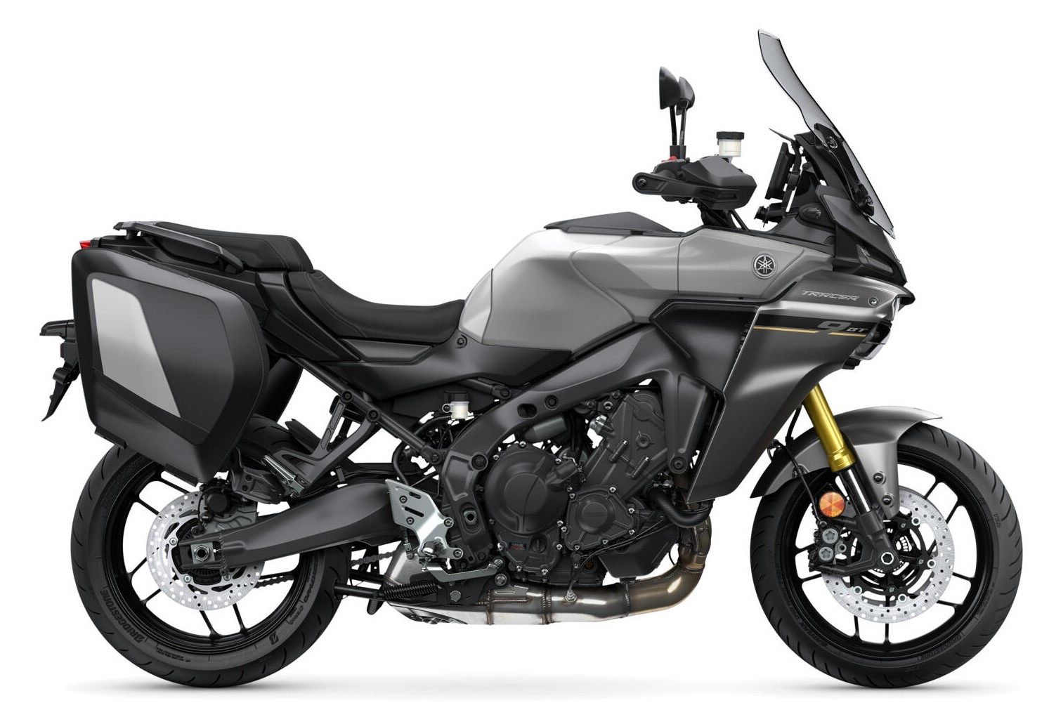 2025-Yamaha-MT09ATRDX-EU-Ceramic_Ice-Studio-002-03